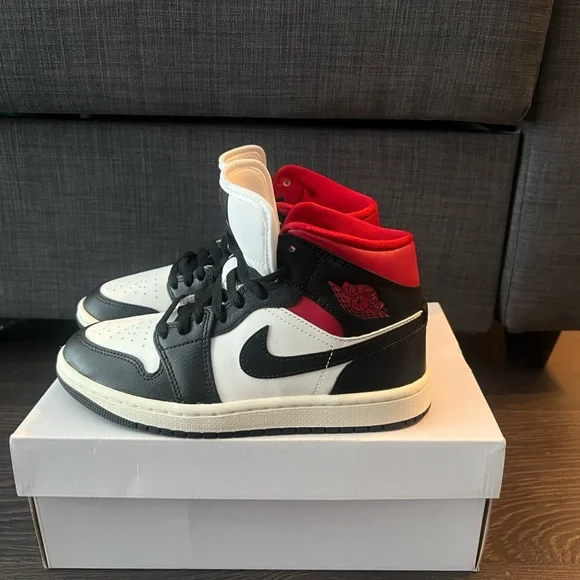 Women’s Nike Air Jordan 1 Mid Black and Red Sneakers BQ6472-061 (Red Panda) - Picture 11 of 13